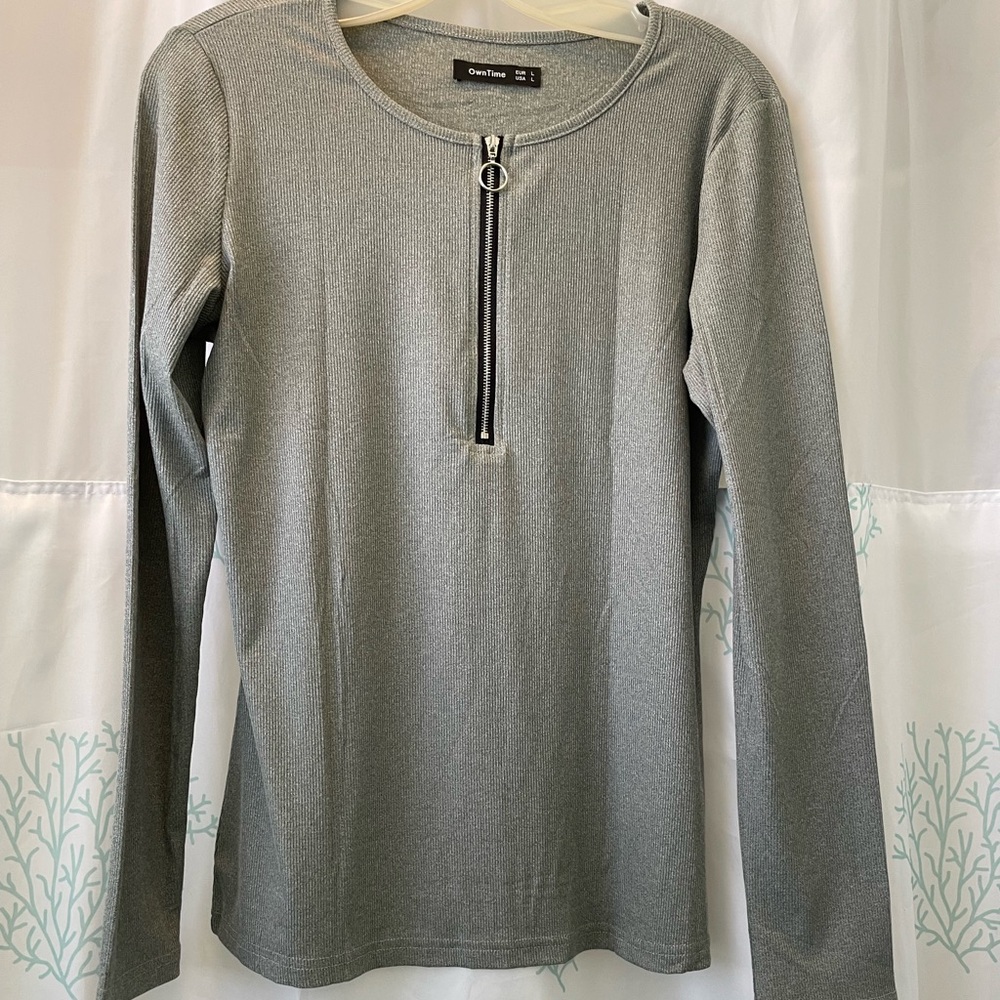 Gray Long Sleeve Top with Zipper